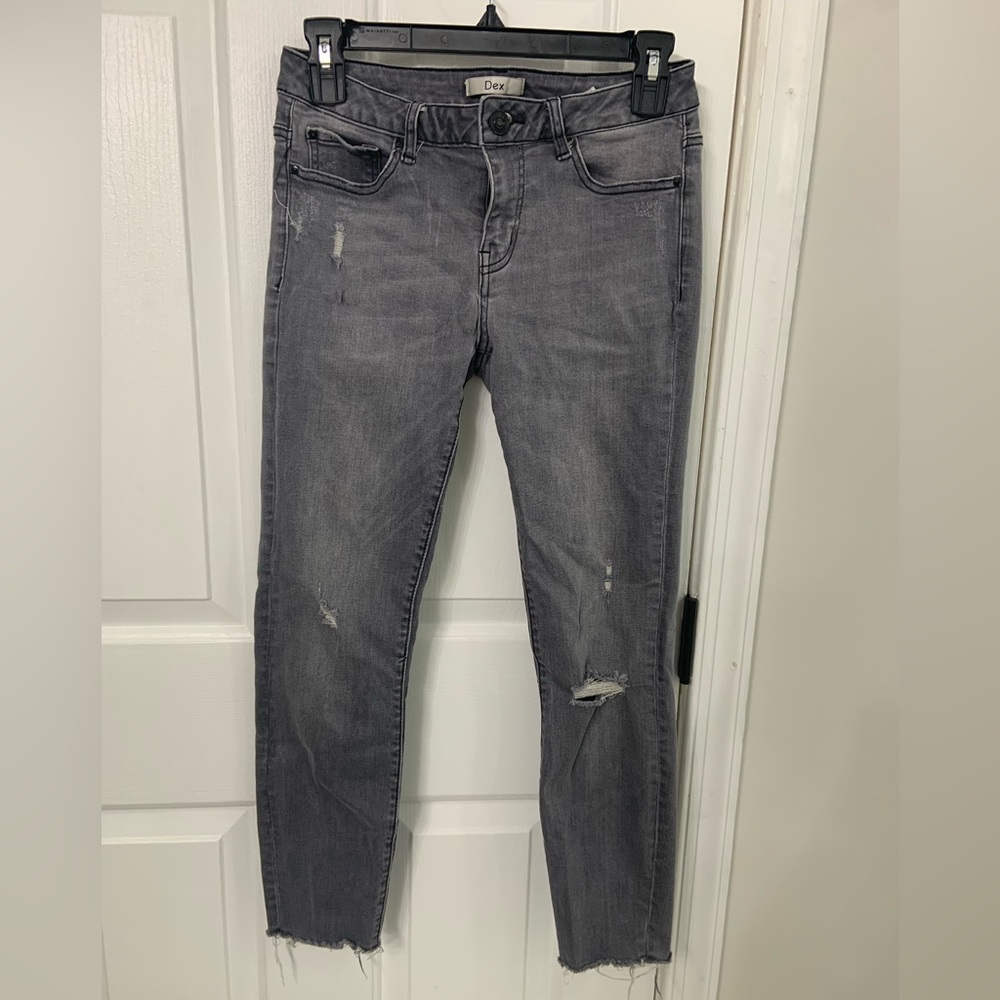 Grey jegging.